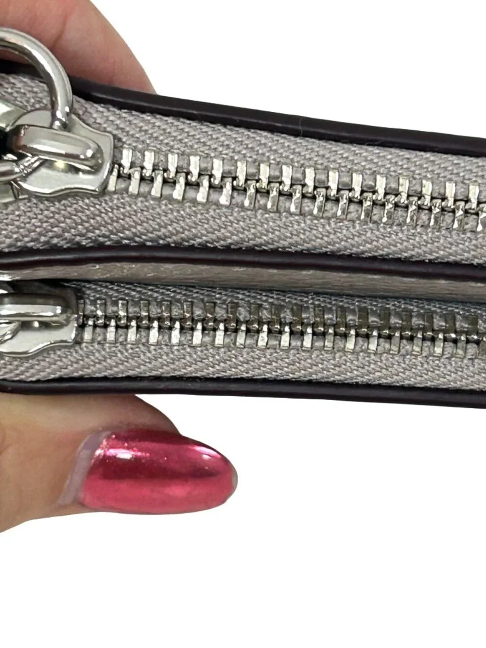 Coach New York Wristlet Clutch Purse Taupe Pebbled Leather Corner Zip Logo Charm